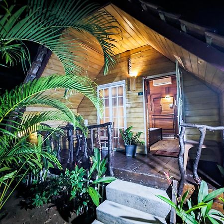 The Emerald Guest House & Villa Unawatuna Exteriör bild