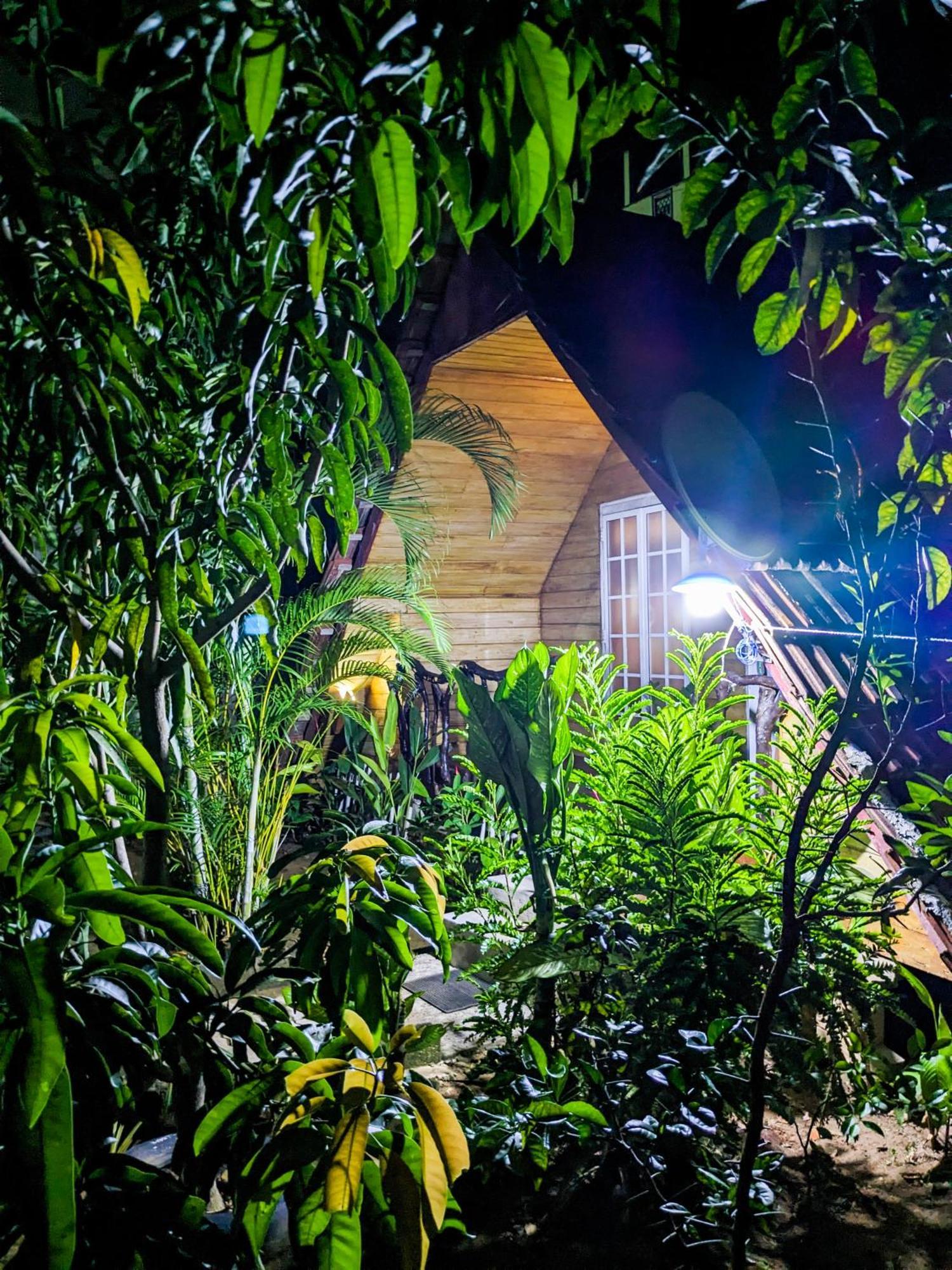 The Emerald Guest House & Villa Unawatuna Exteriör bild